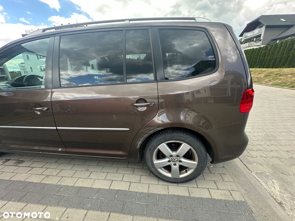 Volkswagen Touran 2.0 TDI Highline - 13