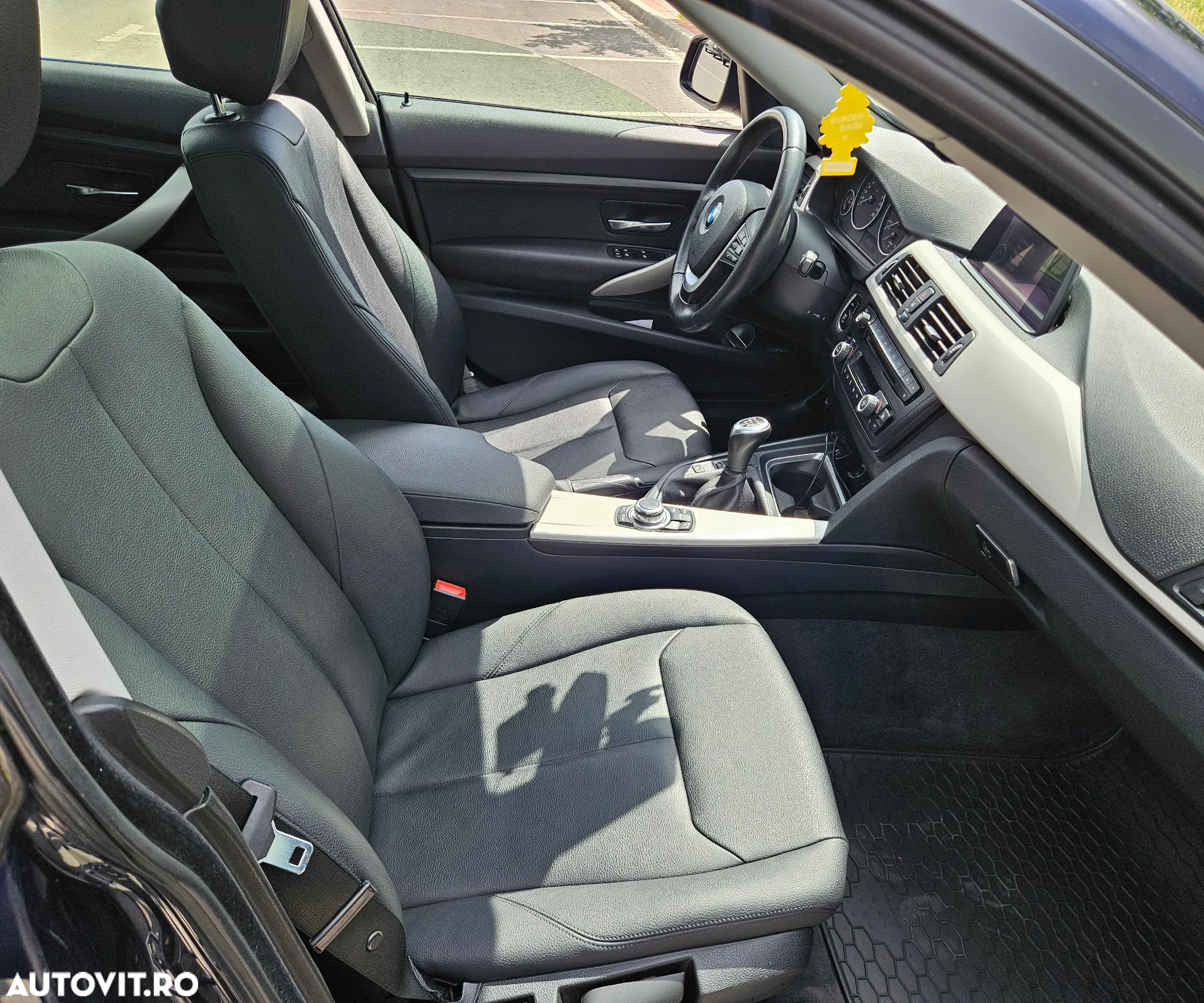 BMW Seria 3 318d - 13