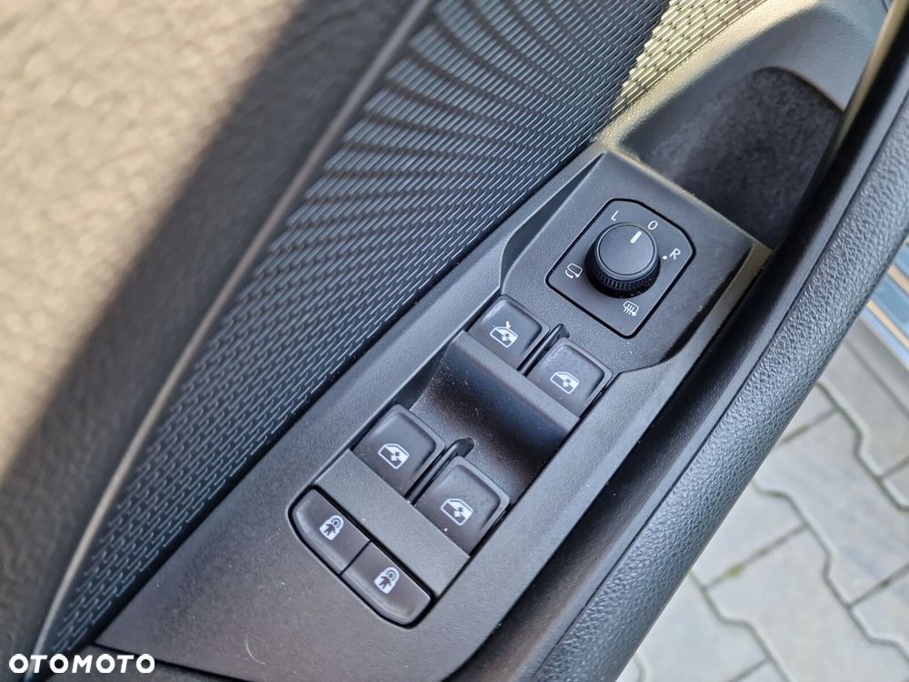 Skoda Octavia 1.5 TSI mHEV Selection DSG - 26