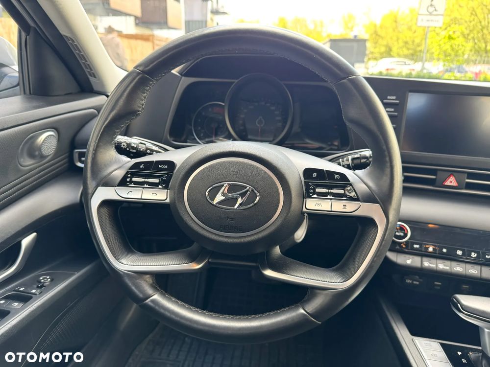 Hyundai Elantra 1.6 Smart CVT - 16