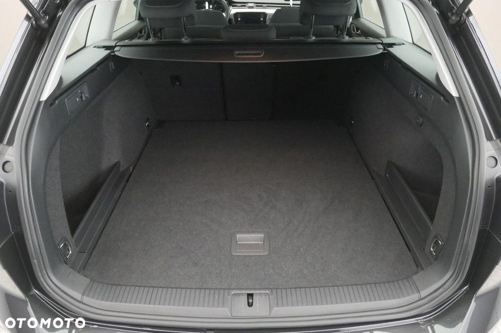 Volkswagen Passat Variant - 16