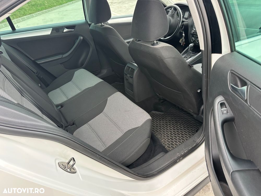 Volkswagen Jetta 1.4 DSG Highline - 9