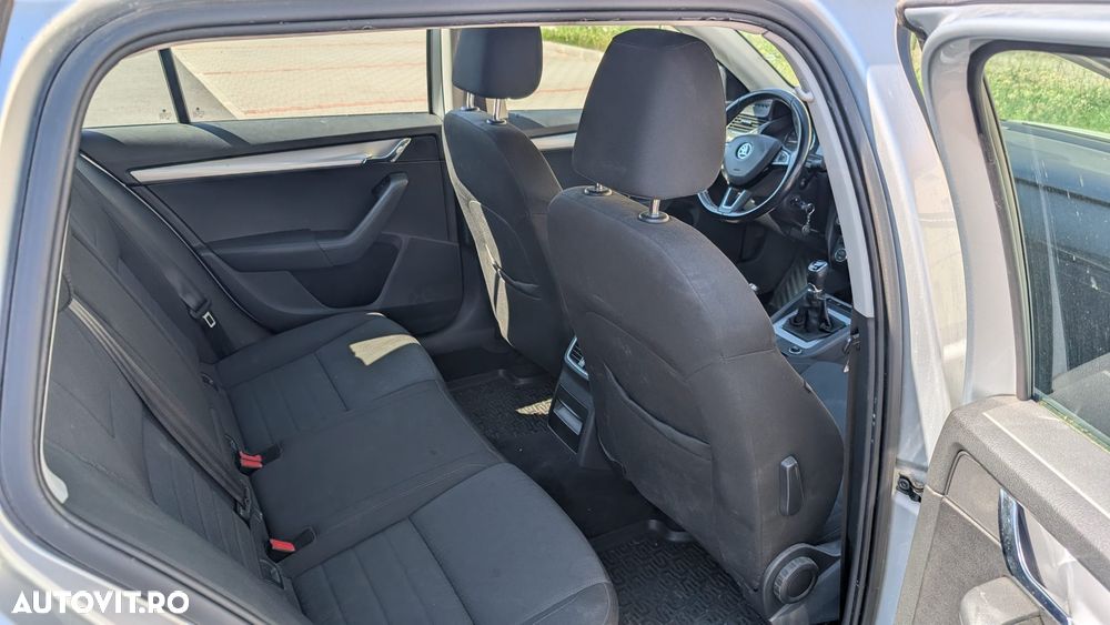 Skoda Octavia 1.6 TDI 4x4 Style - 8