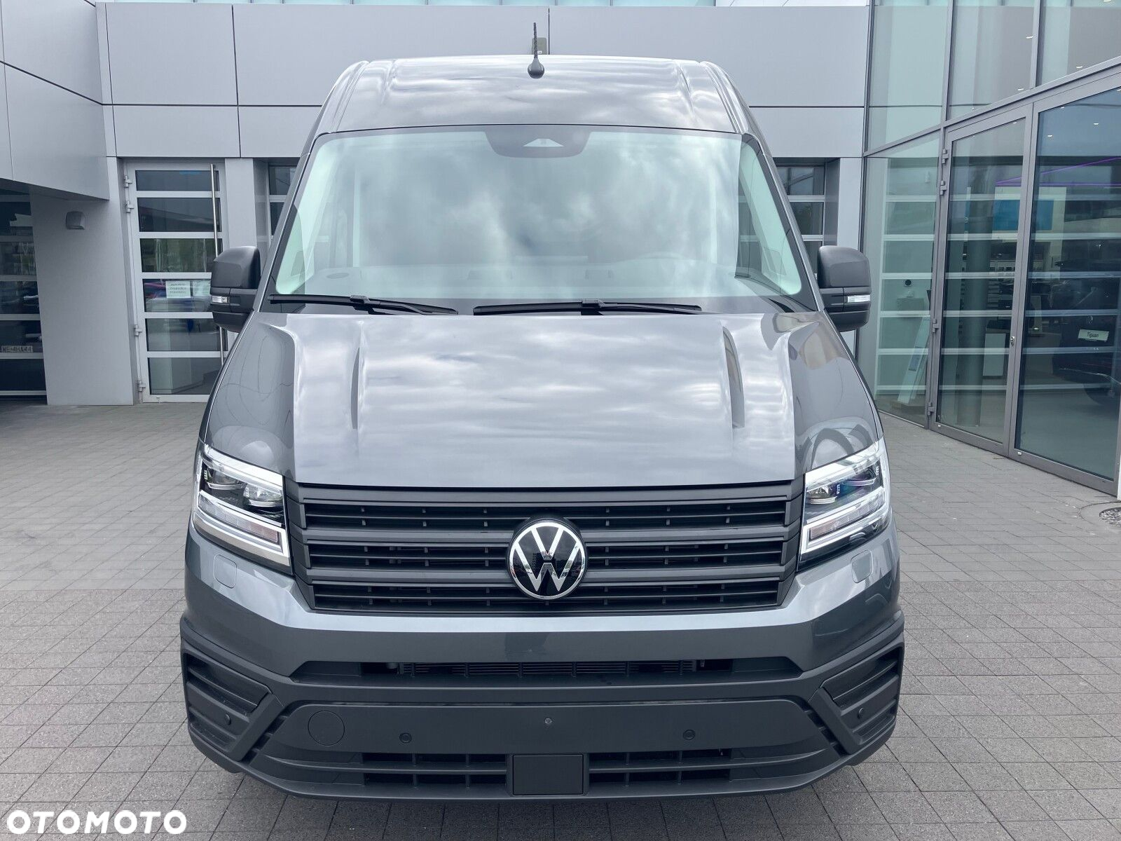 Volkswagen Crafter Crafter 35 Furgon, silnik: 2,0 l  130 kW, skrzynia biegów: napęd 4MOTION, automatyczna 8-biegowa rozstaw osi: 3640 mm - 2