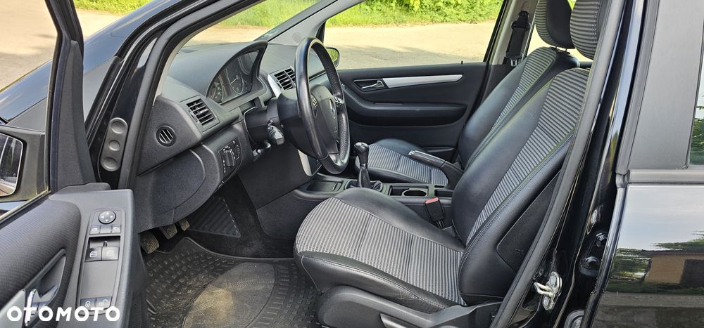 Mercedes-Benz Klasa A 150 Avantgarde Edition 10 - 18