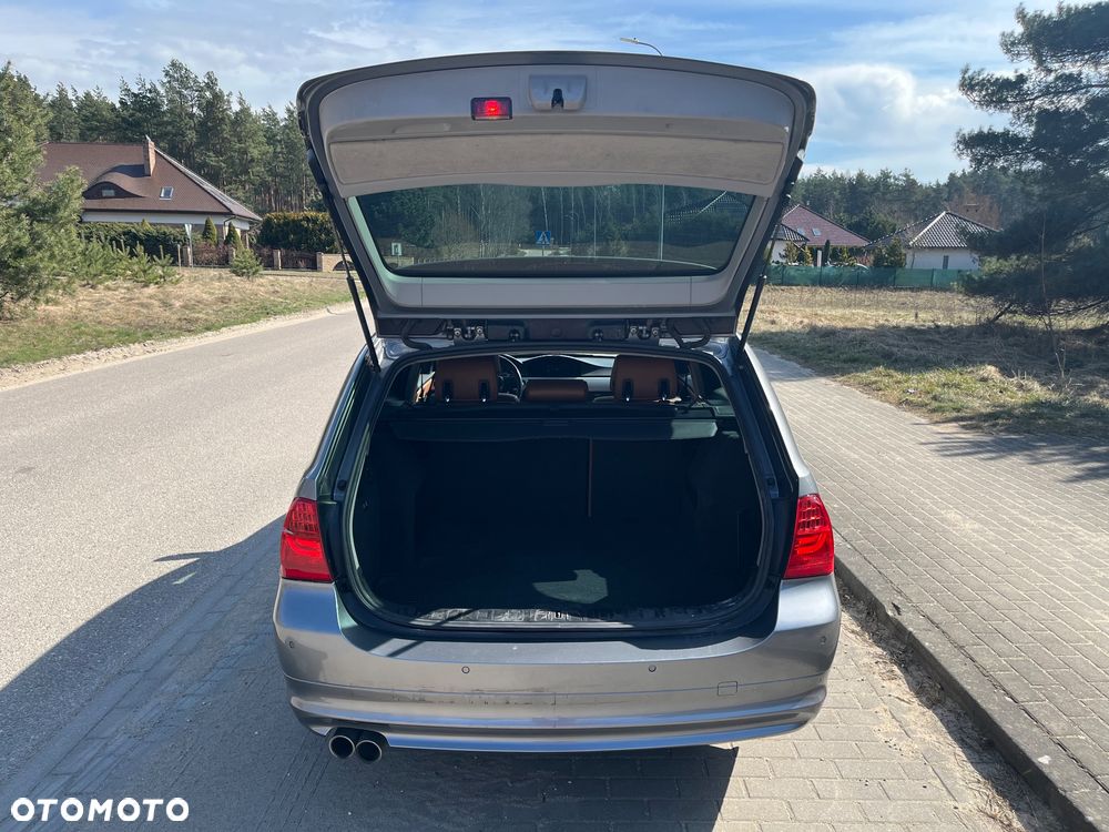 BMW Seria 3 330d xDrive DPF Edition Exclusive - 5