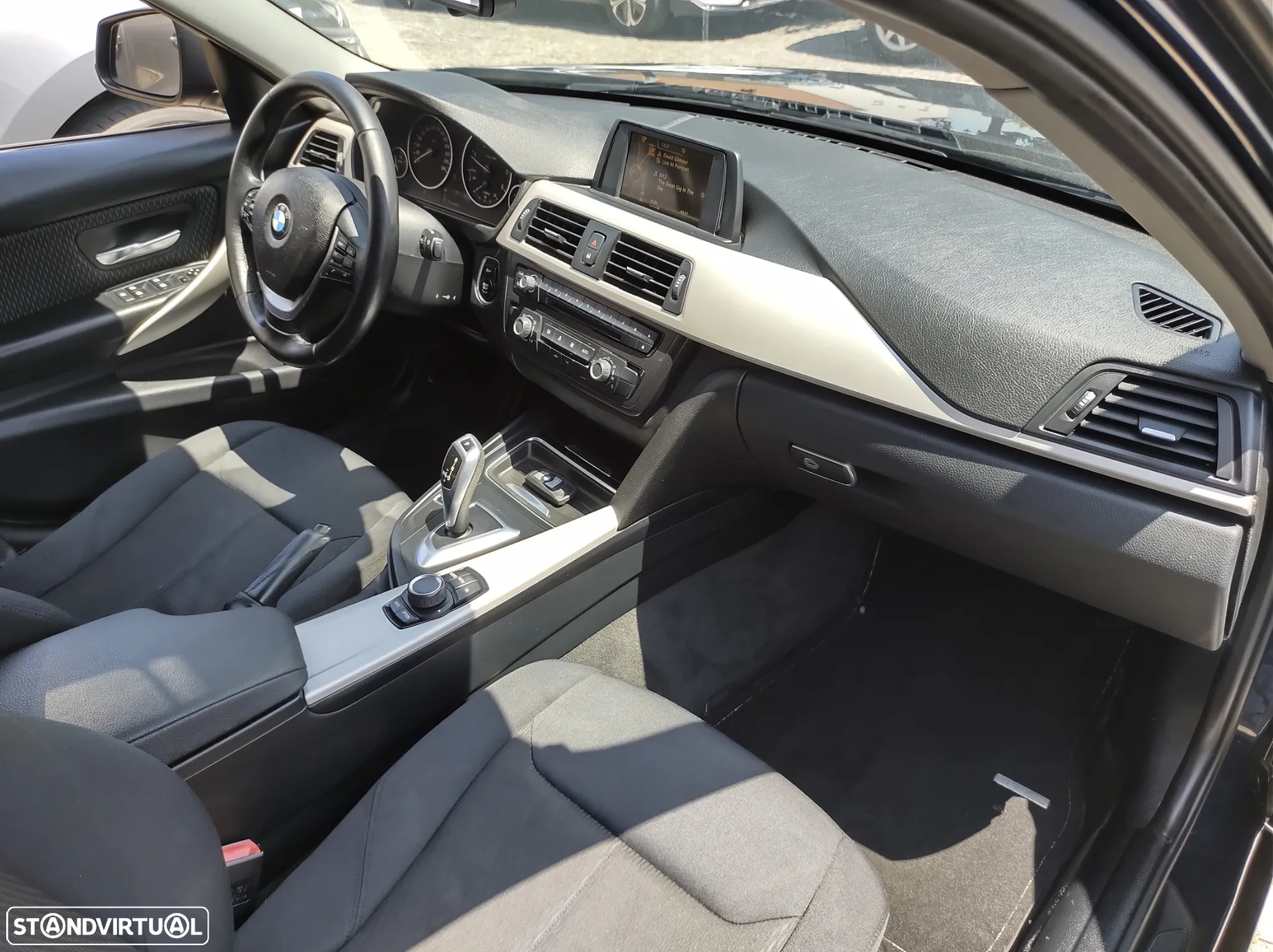 BMW 318 d Touring Auto - 19