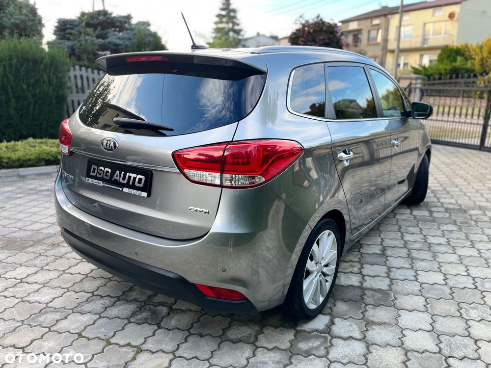 Kia Carens - 15