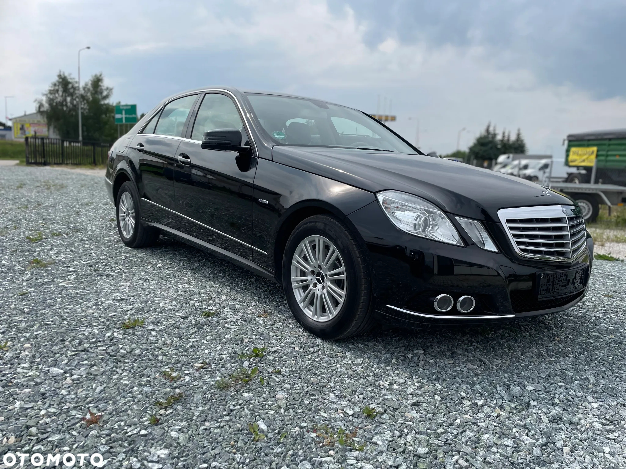 Mercedes-Benz Klasa E 350 CGI BlueEffICIENCY Avantgarde - 2
