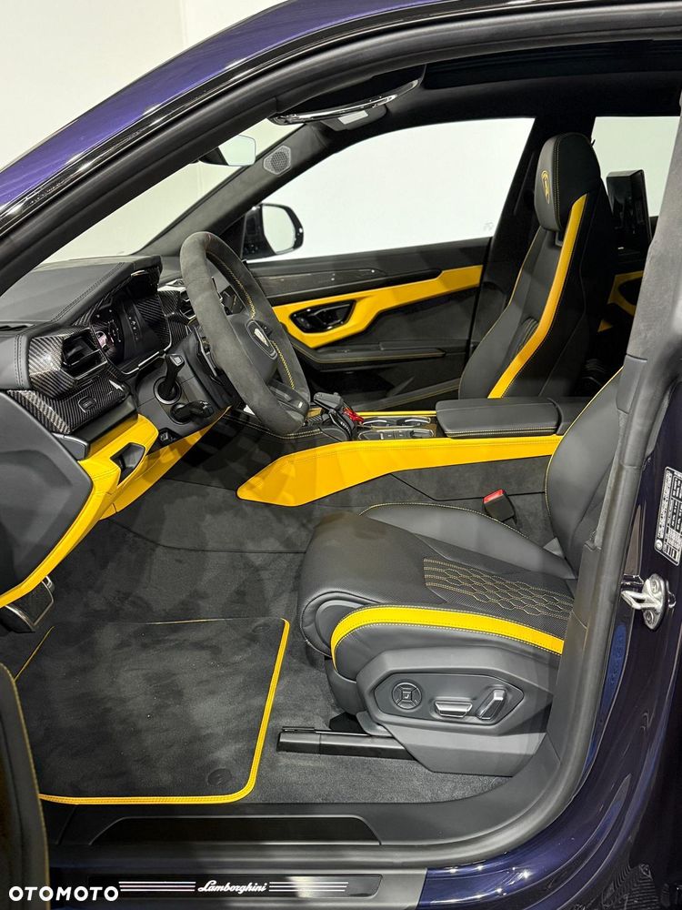 Lamborghini Urus - 21
