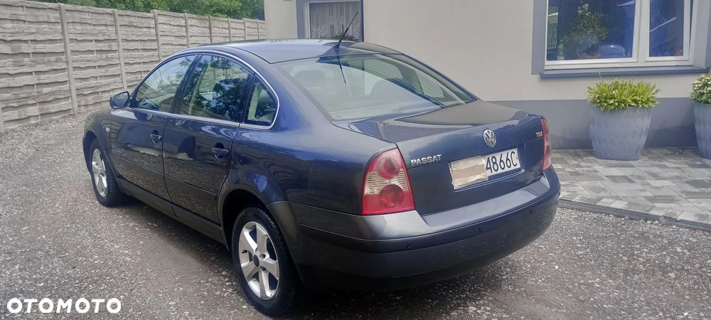 Volkswagen Passat 1.9 TDI Comfortline - 1