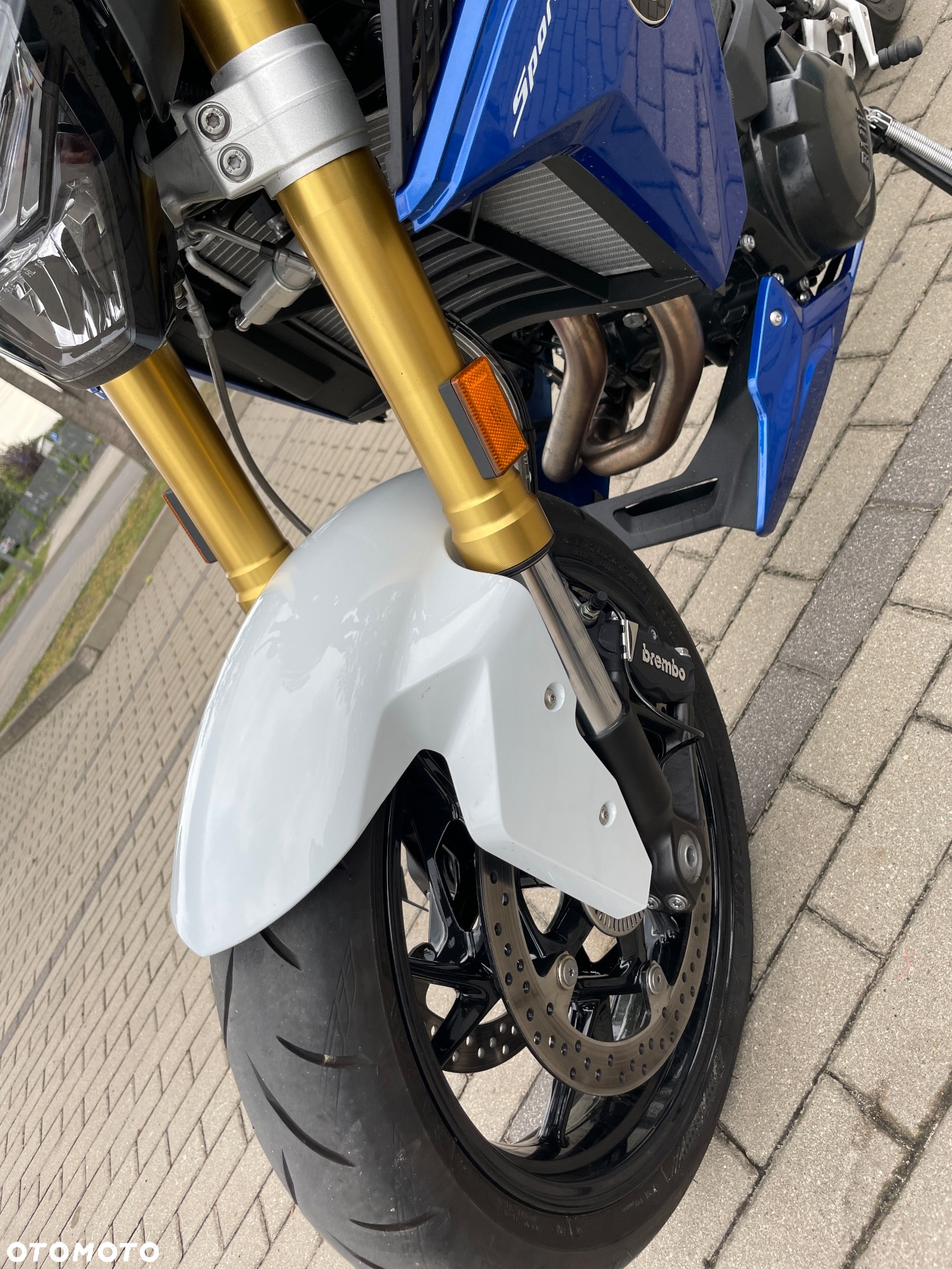 BMW F - 4