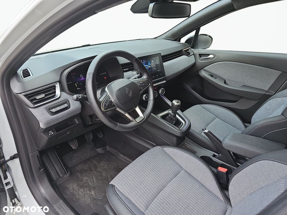 Renault Clio - 11