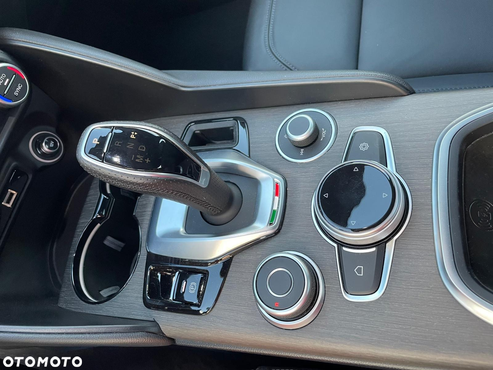 Alfa Romeo Giulia 2.0 Turbo TI Q4 - 10
