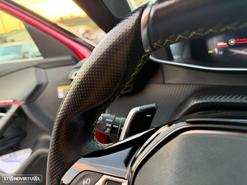 Peugeot 2008 1.2 PureTech GT EAT8 - 23