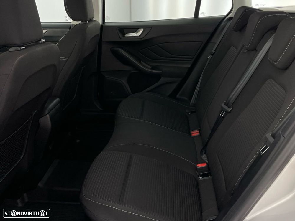 Ford Focus SW 1.0 EcoBoost Titanium - 12