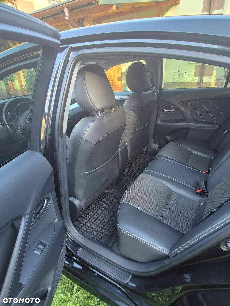 Toyota Avensis 1.8 Premium - 22
