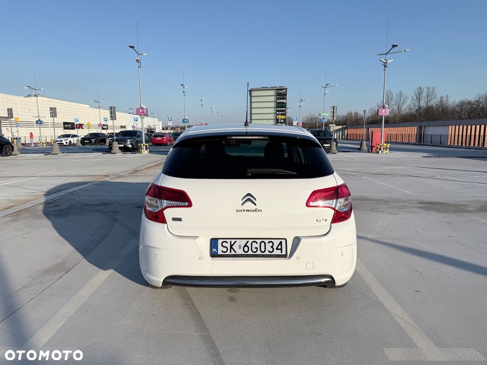Citroën C4 e-HDi 115 Selection - 6