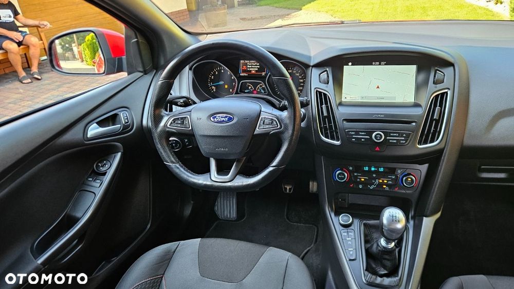 Ford Focus Turnier 1.0 EcoBoost Start-Stopp-System ST-LINE - 14