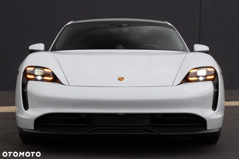 Porsche Taycan - 3