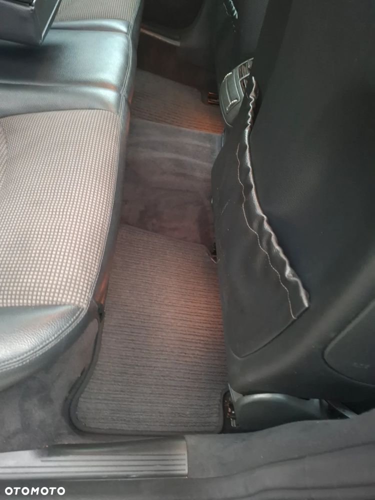 Mercedes-Benz Klasa E - 17