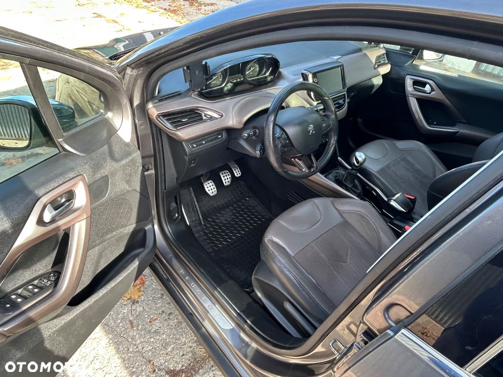 Peugeot 2008 1.6 e-HDi Allure S&S - 9