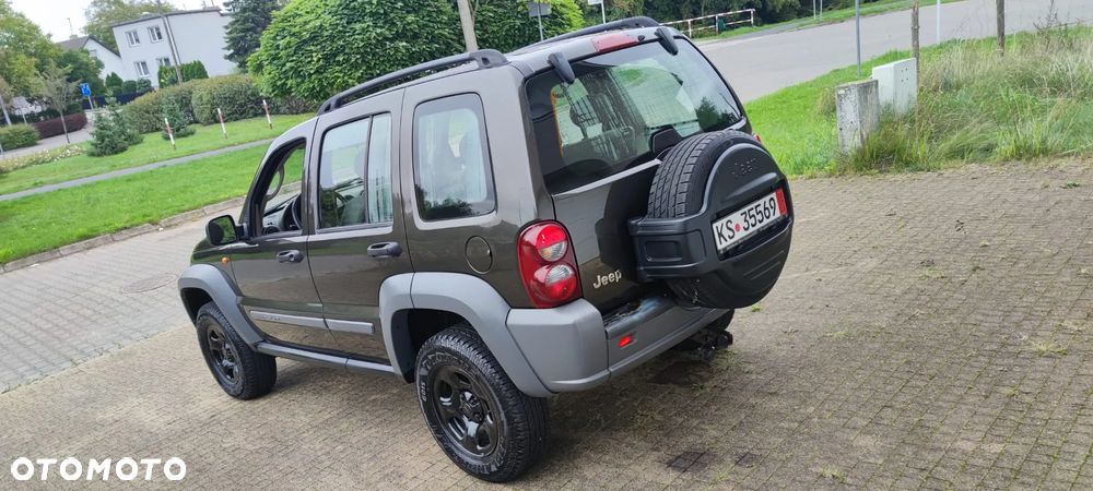 Jeep Cherokee 2.4 Sport - 17