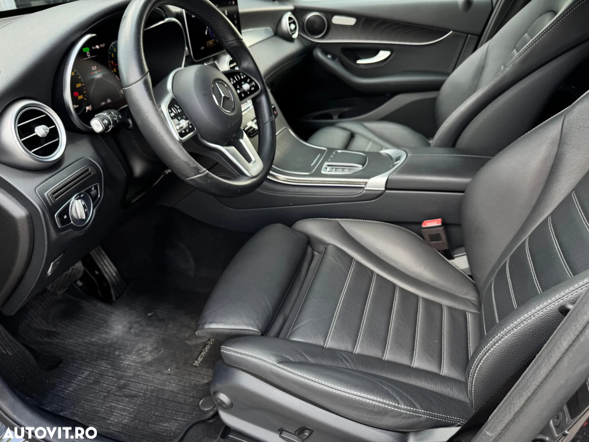 Mercedes-Benz GLC 300 e 4Matic 9G-TRONIC Exclusive - 9