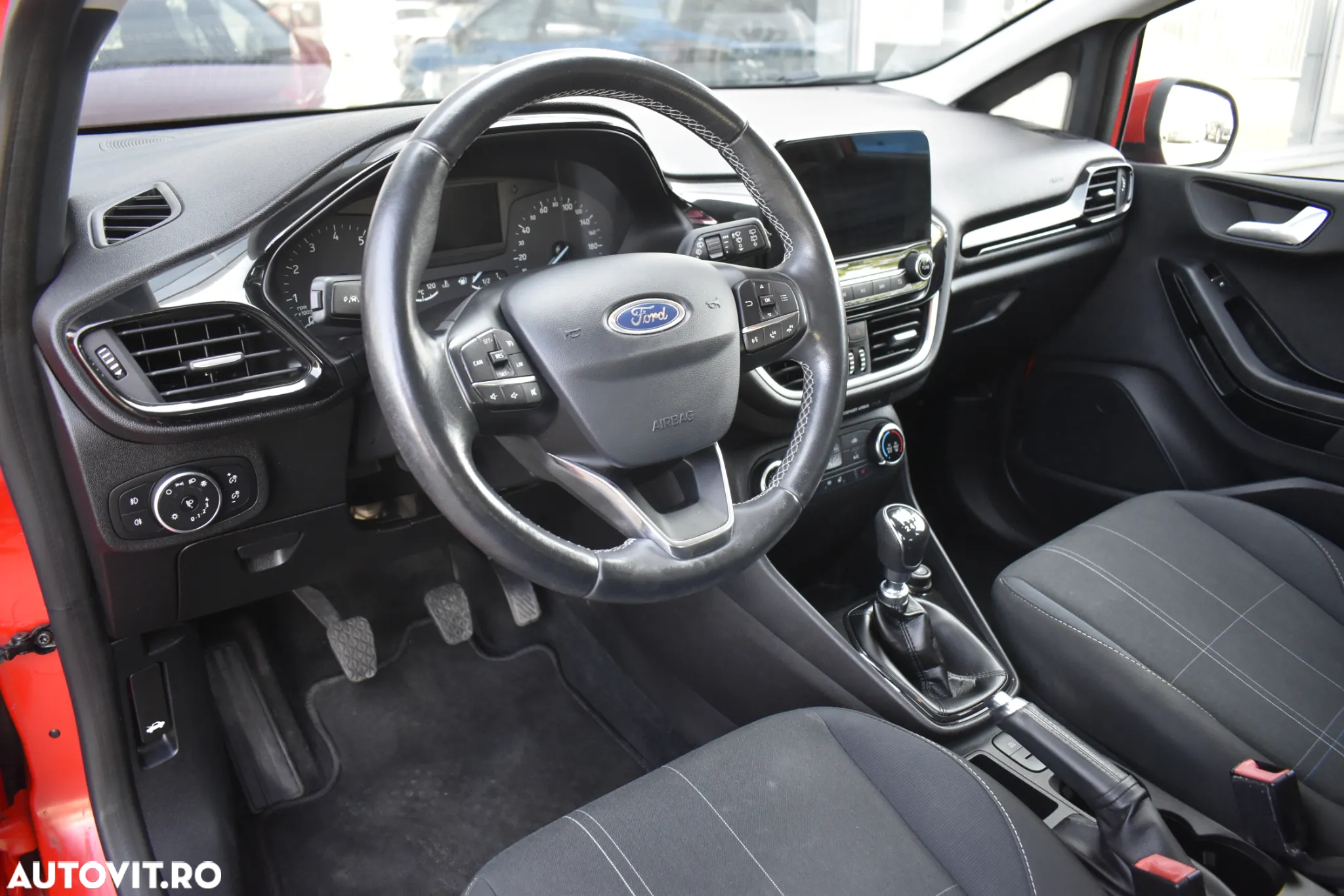 Ford Fiesta 1.0 EcoBoost Trend - 31