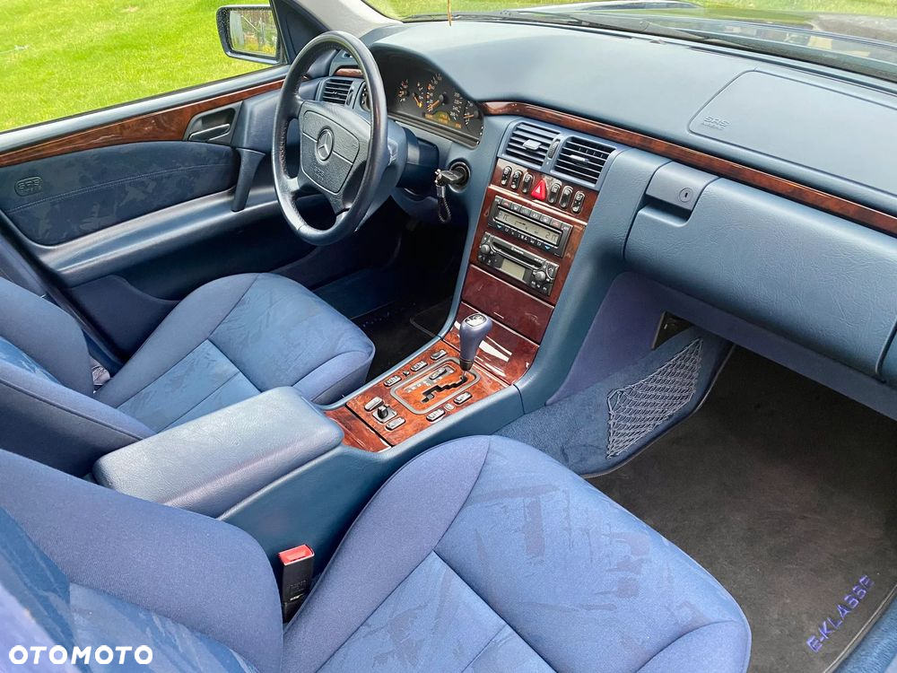 Mercedes-Benz Klasa E 320 Elegance - 10