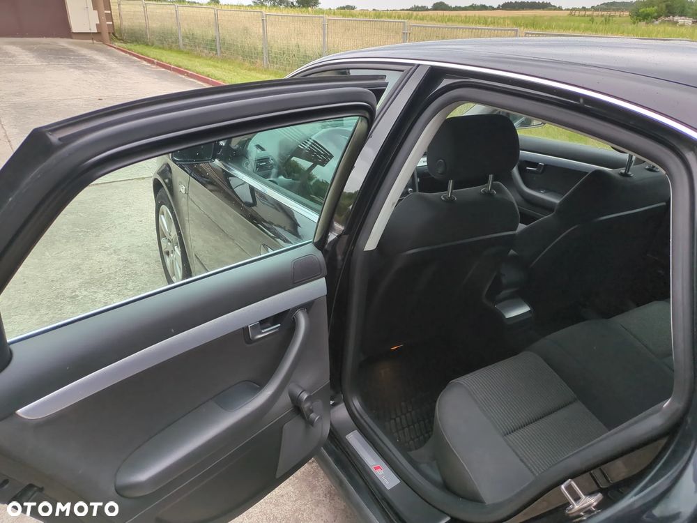 Audi A4 Limousine - 12