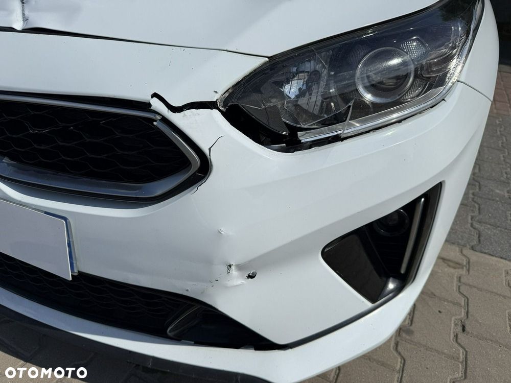 Kia Ceed - 12
