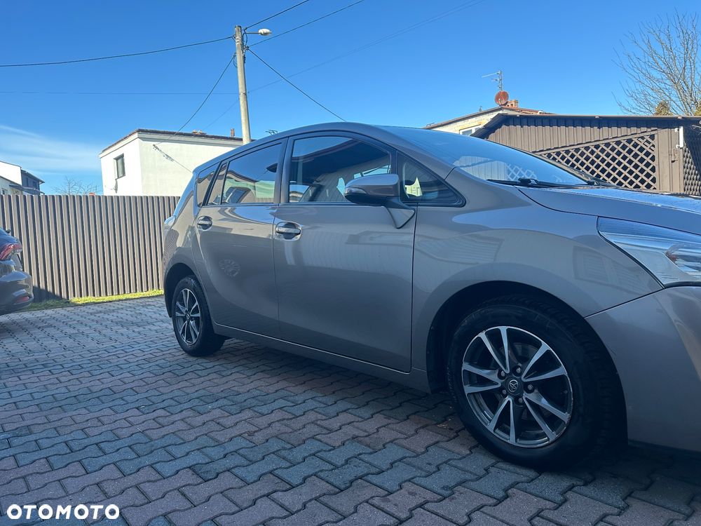 Toyota Verso 1.6 D-4D Premium - 2