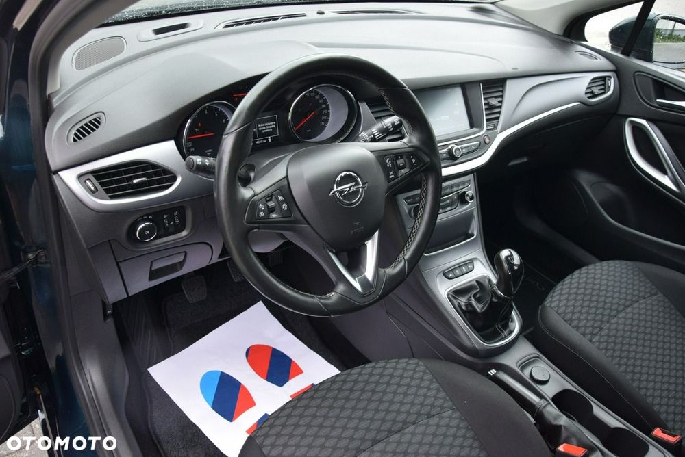 Opel Astra - 35