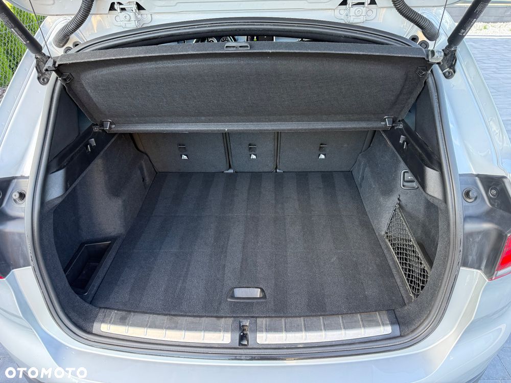 BMW X1 xDrive25i GPF xLine - 27