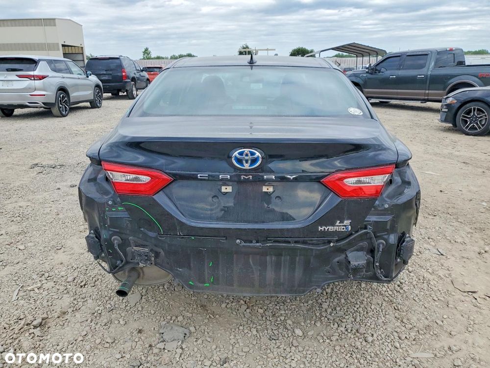 Toyota Camry - 7