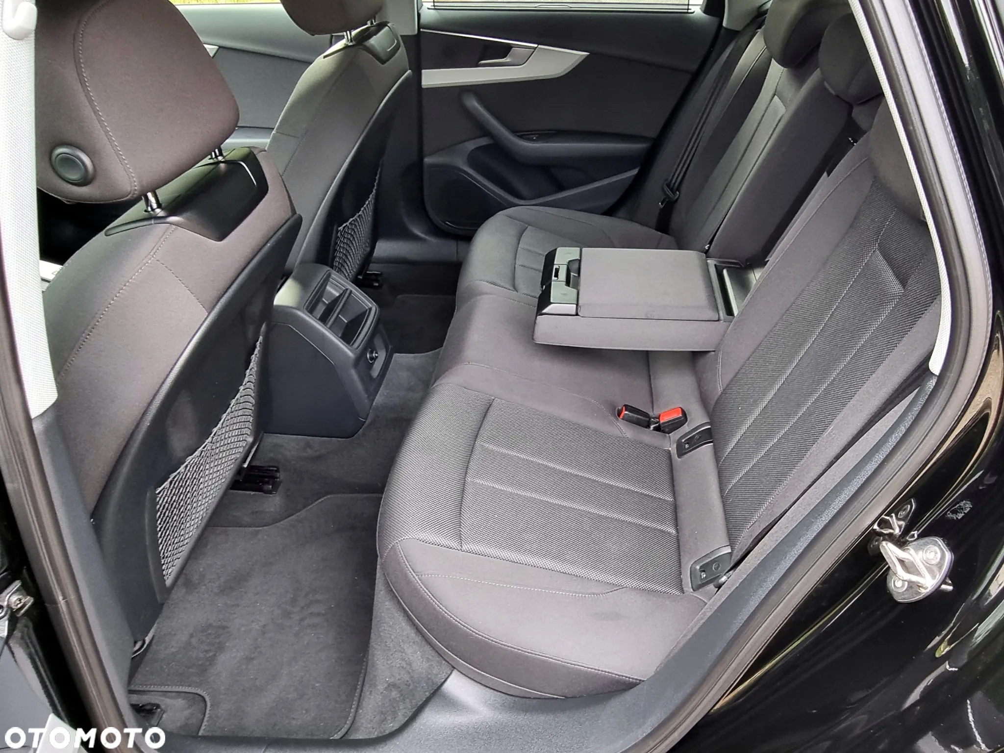 Audi A4 Avant 40 TFSI S tronic - 21