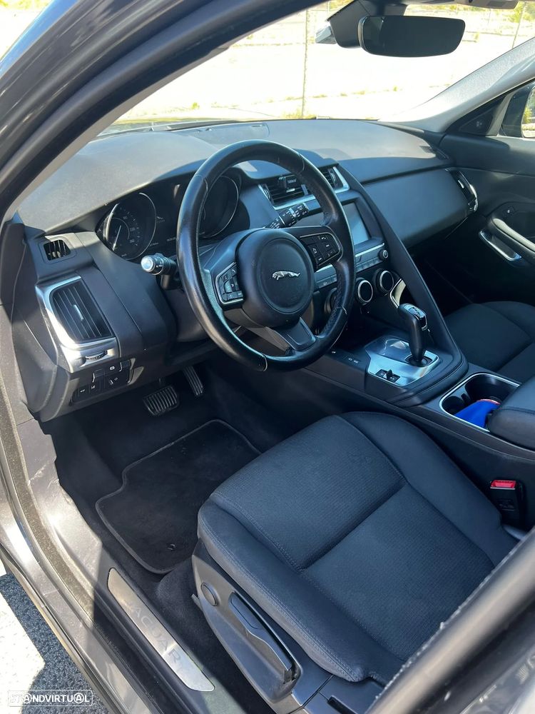 Jaguar E-Pace D150 AWD Aut. S - 9