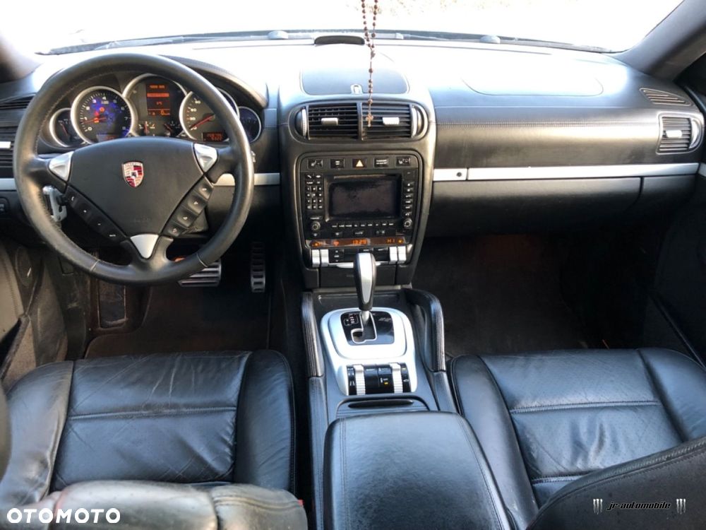 Porsche Cayenne - 14