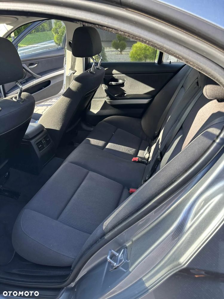 BMW Seria 3 318i - 14