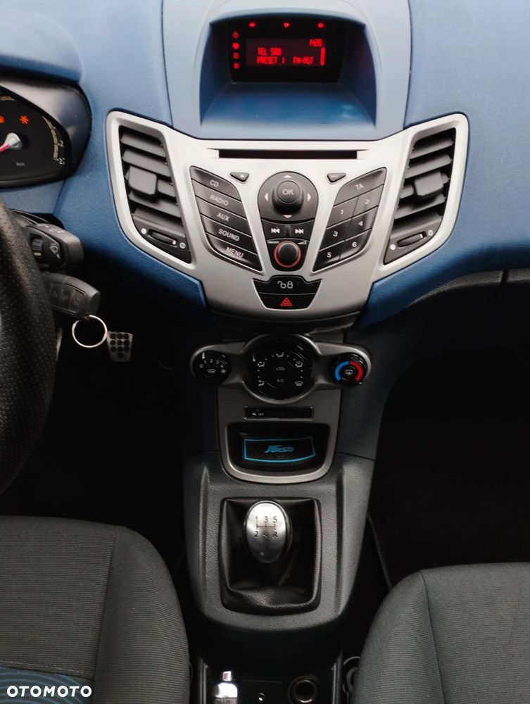 Ford Fiesta 1.4 Champions Edition - 14