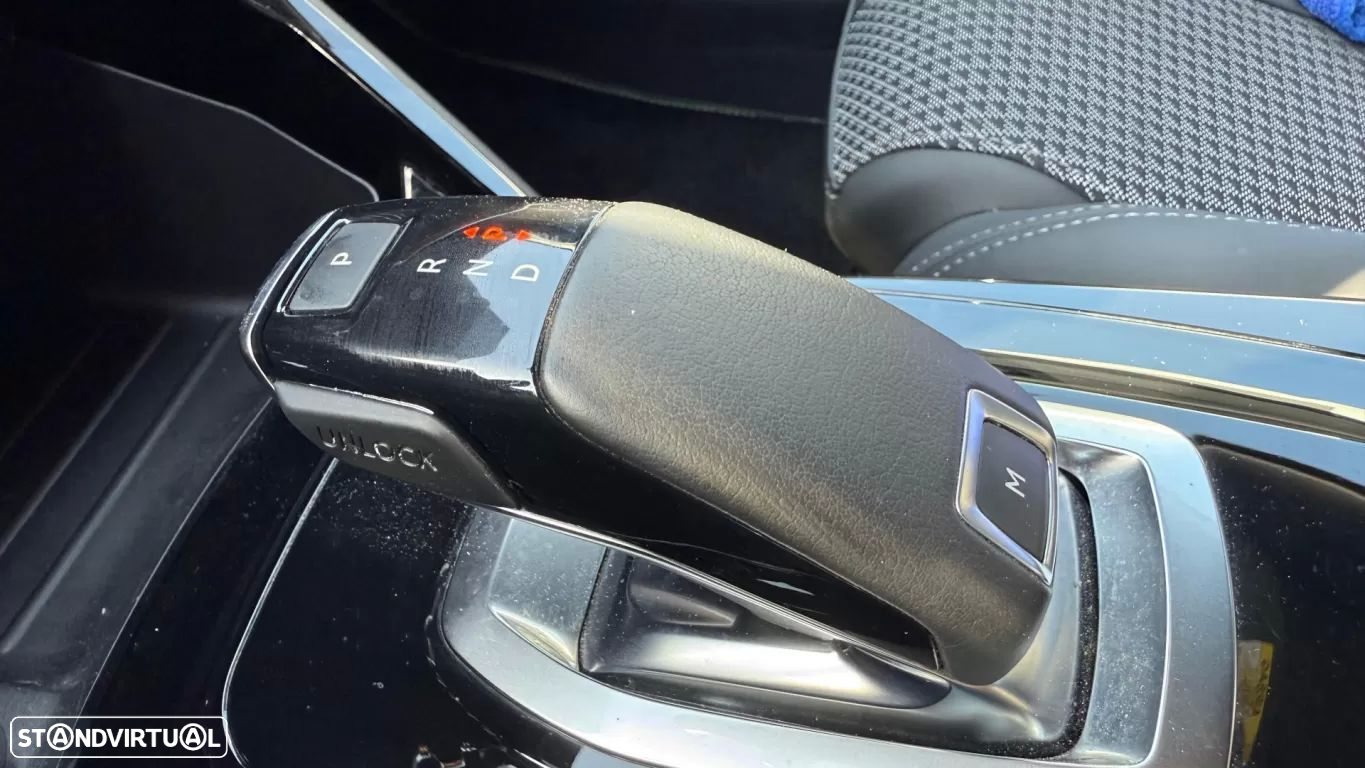 Peugeot 208 1.2 PureTech GT Line EAT8 - 38