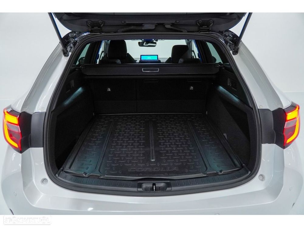 Toyota Corolla Touring Sports - 16