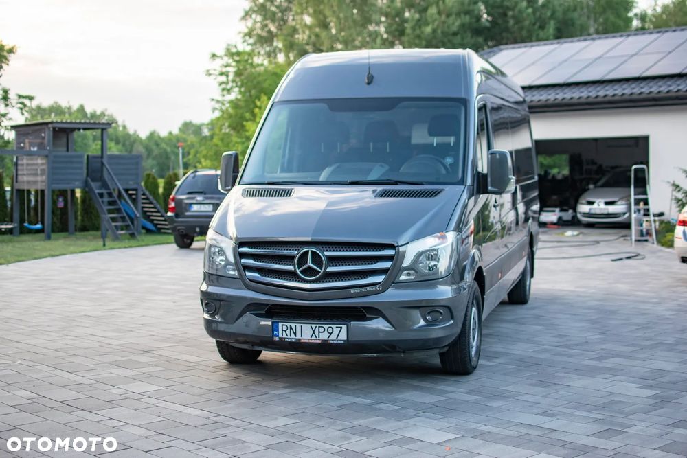 Mercedes-Benz Sprinter 319 - 21
