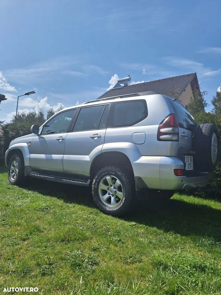 Toyota Land Cruiser - 1