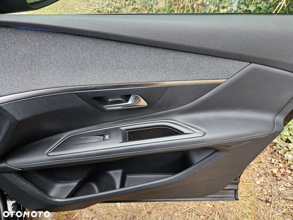 Peugeot 3008 PureTech 130 Stop & Start GPF Allure - 32