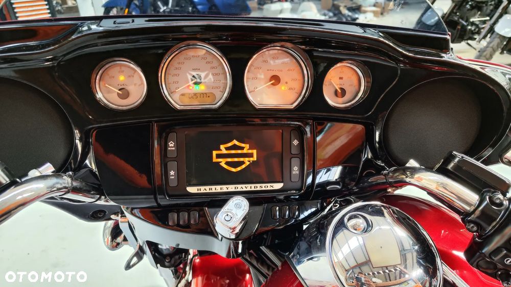 Harley-Davidson Touring Street Glide - 18