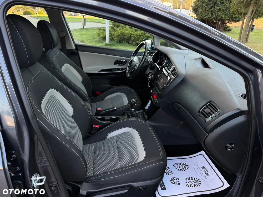 Kia Ceed 1.6 GDI Dream Team Edition - 6