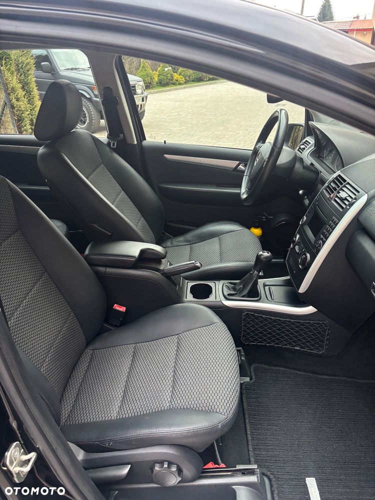 Mercedes-Benz Klasa A 170 Avantgarde Edition 10 - 17