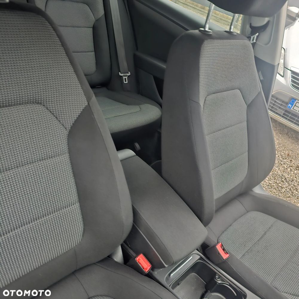 Volkswagen Passat - 23